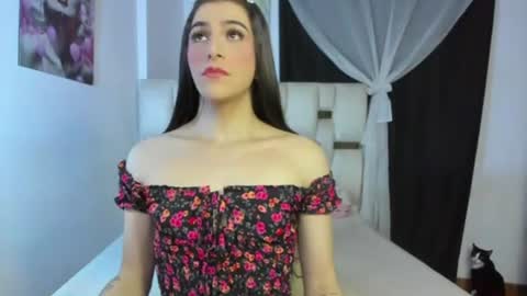 Snapshot of beautiful_doll888 chatting on 06-15-26, 01:30 Valeria online show from 06-15-26, 01:30