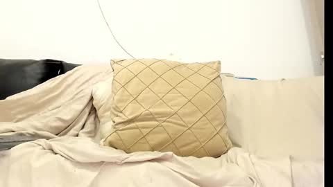 Snapshot of beautiful_hardcock chatting on 12-04-25, 08:12 Katalina online show from 12-04-25, 08:12