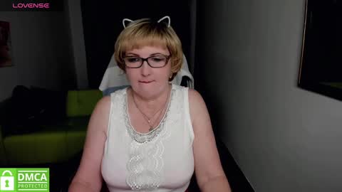 Snapshot of beautiful_lina7 chatting on 01-05-25, 04:59 your Lana online show from 01-05-25, 04:59