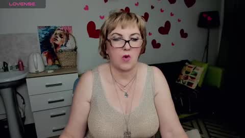 Snapshot of beautiful_lina7 chatting on 03-02-25, 10:35 your Lana online show from 03-02-25, 10:35