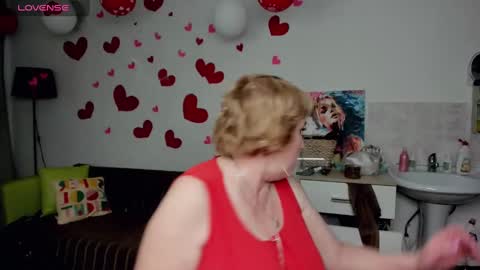 Snapshot of beautiful_lina7 chatting on 03-09-25, 09:24 your Lana online show from 03-09-25, 09:24