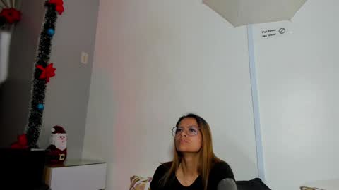 Snapshot of beautifull_wild_girl chatting on 01-02-25, 07:07 maria online show from 01-02-25, 07:07