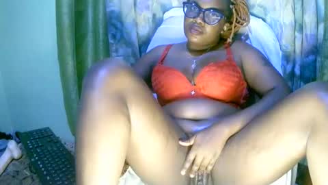Snapshot of beautifulpeach2 chatting on 02-14-25, 04:04 beautifulpeach2 online show from 02-14-25, 04:04