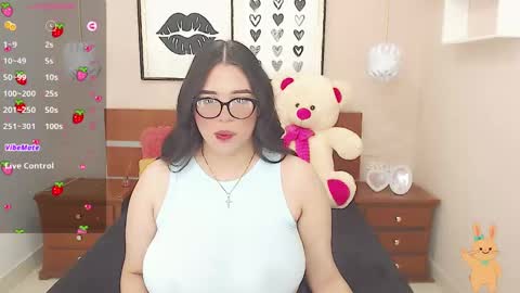 Snapshot of beautty_pink chatting on 12-13-24, 03:11 beautty_pink online show from 12-13-24, 03:11