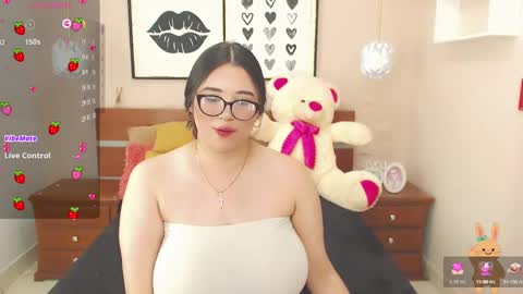Snapshot of beautty_pink chatting on 01-22-25, 08:06 beautty_pink online show from 01-22-25, 08:06