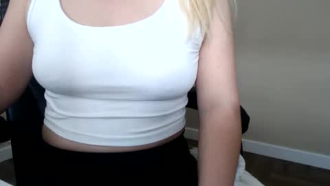 beauty_annyta online show from 04-22-26, 07:55