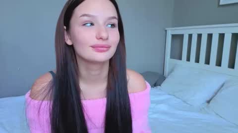 Snapshot of beauty_crown_baby chatting on 10-20-25, 06:25 beauty_crown_baby online show from 10-20-25, 06:25
