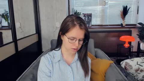 Nicole online show from 02-06-25, 01:21