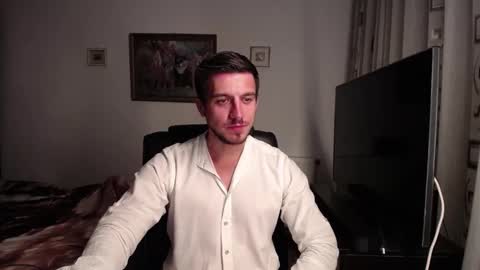 Snapshot of beauty_hard_beast chatting on 09-21-25, 11:17 Mia and Jake online show from 09-21-25, 11:17