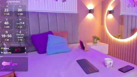 Snapshot of beauty_milf4 chatting on 02-19-25, 07:59 Chantall online show from 02-19-25, 07:59