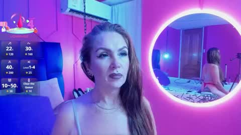 Snapshot of beauty_milf4 chatting on 09-26-25, 11:36 Chantall online show from 09-26-25, 11:36