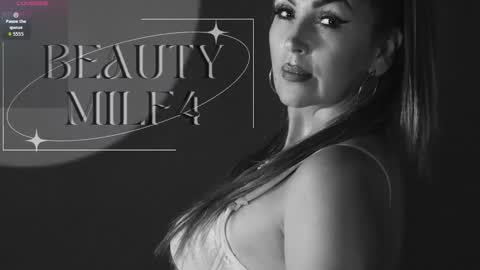Snapshot of beauty_milf4 chatting on 10-12-25, 11:53 Chantall online show from 10-12-25, 11:53