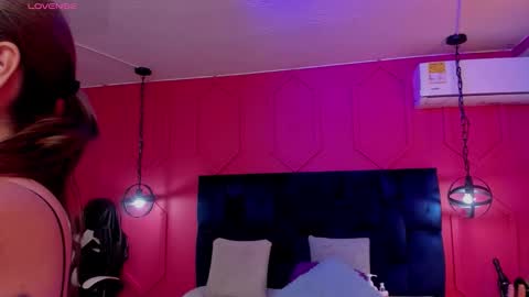 Snapshot of beauty_milf4 chatting on 01-10-26, 03:19 Chantall online show from 01-10-26, 03:19