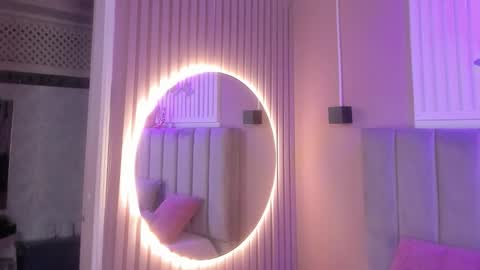 Snapshot of beauty_milf4 chatting on 02-19-26, 03:02 Chantall online show from 02-19-26, 03:02