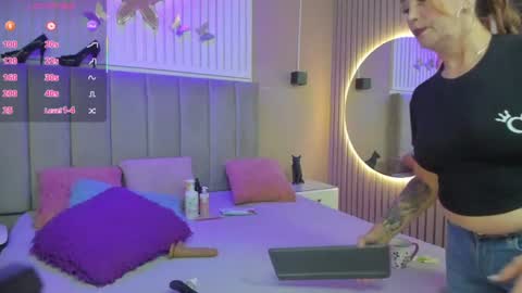 Chantall online show from 06-17-26, 03:31