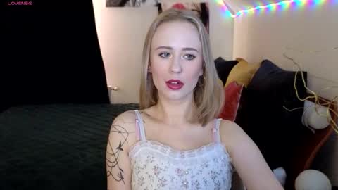Snapshot of beauty_sashaxx chatting on 10-09-25, 02:48 beauty Sasha online show from 10-09-25, 02:48