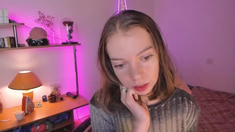 Snapshot of beautyeliise chatting on 12-13-24, 02:27 Eliise online show from 12-13-24, 02:27