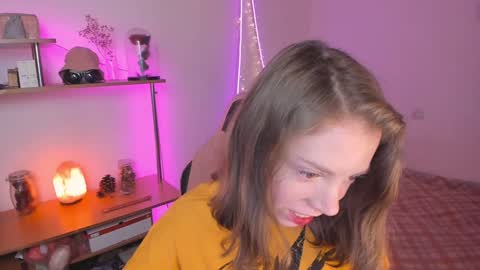 Snapshot of beautyeliise chatting on 02-01-25, 02:24 Eliise online show from 02-01-25, 02:24