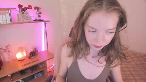 Snapshot of beautyeliise chatting on 10-06-25, 09:07 Eliise online show from 10-06-25, 09:07