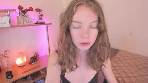 Snapshot of beautyeliise chatting on 10-07-25, 09:06 Eliise online show from 10-07-25, 09:06