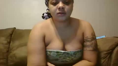 Snapshot of beautyloves chatting on 01-31-25, 12:07 Beauty online show from 01-31-25, 12:07