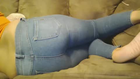 Snapshot of beautyloves chatting on 03-05-25, 01:28 Beauty online show from 03-05-25, 01:28