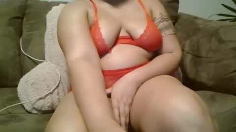 Snapshot of beautyloves chatting on 03-12-25, 08:31 Beauty online show from 03-12-25, 08:31