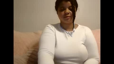 Snapshot of beautyloves chatting on 09-18-25, 11:18 Beauty online show from 09-18-25, 11:18