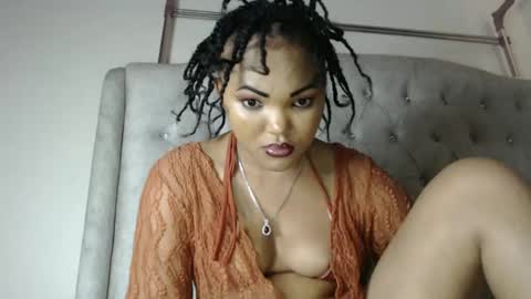 Snapshot of beautystar12 chatting on 01-17-25, 11:59 beautystar12 online show from 01-17-25, 11:59