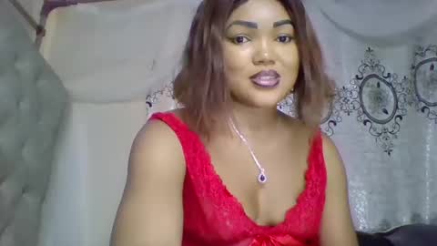 Snapshot of beautystar12 chatting on 02-11-25, 09:42 beautystar12 online show from 02-11-25, 09:42