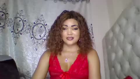 Snapshot of beautystar12 chatting on 02-15-25, 07:39 beautystar12 online show from 02-15-25, 07:39