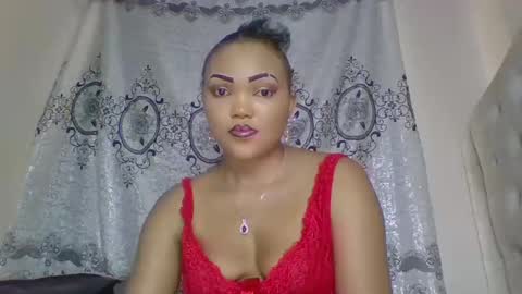 Snapshot of beautystar12 chatting on 02-28-25, 09:25 beautystar12 online show from 02-28-25, 09:25