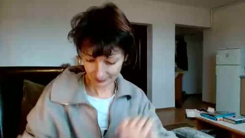 Snapshot of bebacksooon chatting on 12-25-24, 09:13 Raluca online show from 12-25-24, 09:13