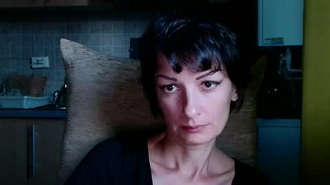 Snapshot of bebacksooon chatting on 09-24-25, 04:21 Raluca online show from 09-24-25, 04:21