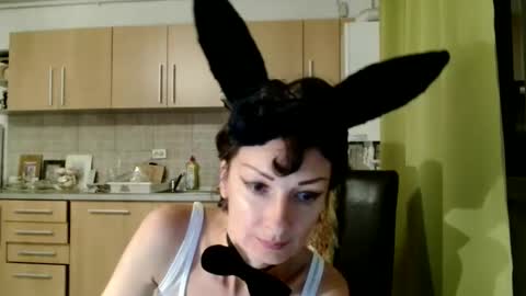 Snapshot of bebacksooon chatting on 10-05-25, 05:22 Raluca online show from 10-05-25, 05:22