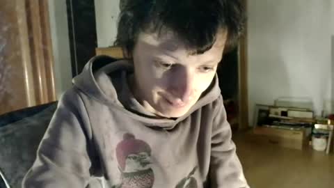 Snapshot of bebacksooon chatting on 11-25-25, 09:04 Raluca online show from 11-25-25, 09:04