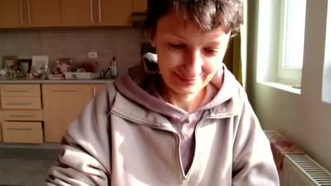 Snapshot of bebacksooon chatting on 12-05-25, 11:30 Raluca online show from 12-05-25, 11:30