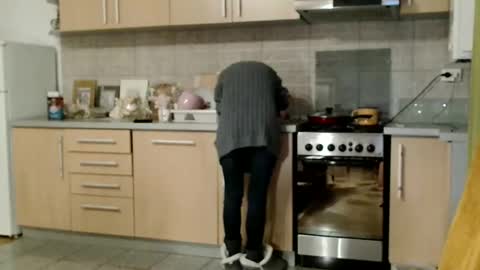 Snapshot of bebacksooon chatting on 01-05-26, 05:27 Raluca online show from 01-05-26, 05:27