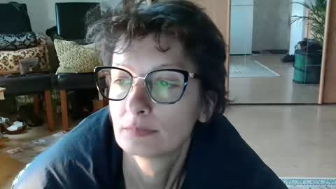 Snapshot of bebacksooon chatting on 05-16-26, 04:50 Raluca online show from 05-16-26, 04:50