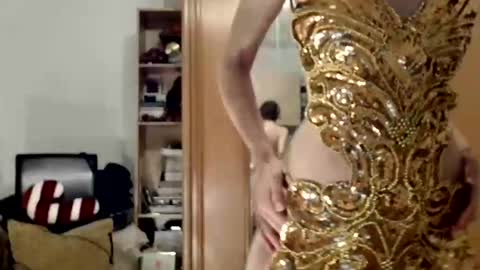 Snapshot of bebacksooon chatting on 05-20-26, 06:47 Raluca online show from 05-20-26, 06:47
