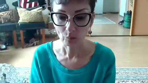Snapshot of bebacksooon chatting on 05-25-26, 09:59 Raluca online show from 05-25-26, 09:59