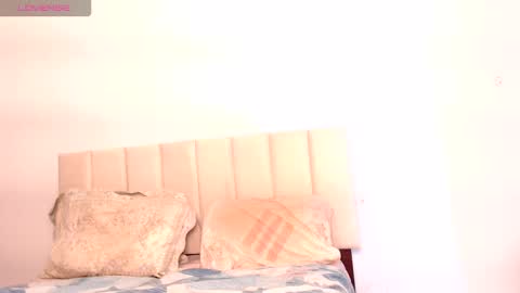 Jennifer online show from 02-19-25, 02:44