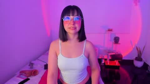 Snapshot of becca_be_ chatting on 07-21-26, 04:37 Becca is here online show from 07-21-26, 04:37