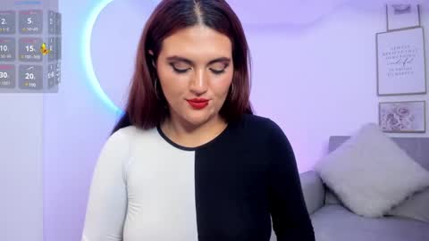 Snapshot of becca_diamond chatting on 01-18-25, 12:35 Rebecca online show from 01-18-25, 12:35