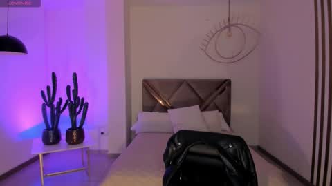 Am Becca online show from 10-12-25, 05:34