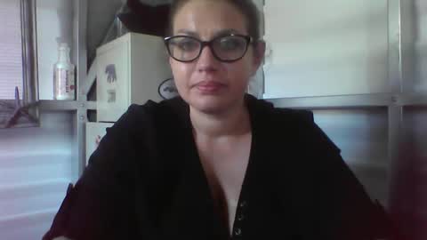 Snapshot of beccabee37 chatting on 02-16-26, 05:42 beccabee37 online show from 02-16-26, 05:42