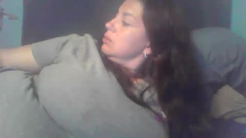 Snapshot of beccabee37 chatting on 06-18-26, 08:58 beccabee37 online show from 06-18-26, 08:58