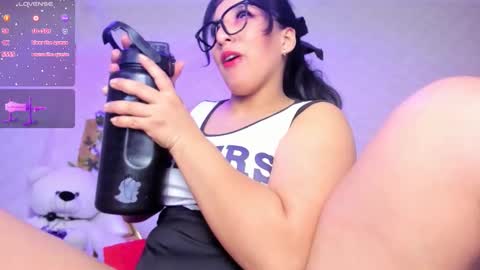 Snapshot of beccamathew chatting on 11-28-25, 01:30 Becca Mathew online show from 11-28-25, 01:30