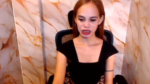 Snapshot of beccamiller22 chatting on 07-28-26, 12:18 becca online show from 07-28-26, 12:18