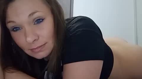 BECKY BOO  online show from 11-19-25, 10:04